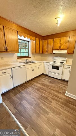 233 Longmeadow Drive NW, Rome, GA 30165
