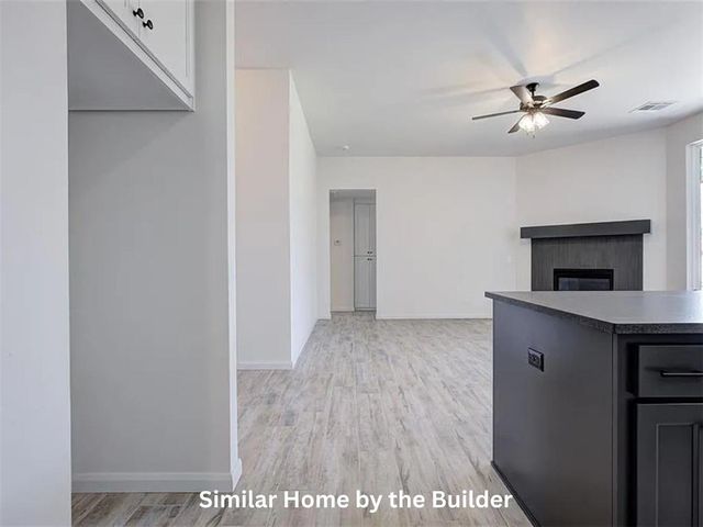 2004 W Flintlock Way, Mustang, OK 73064