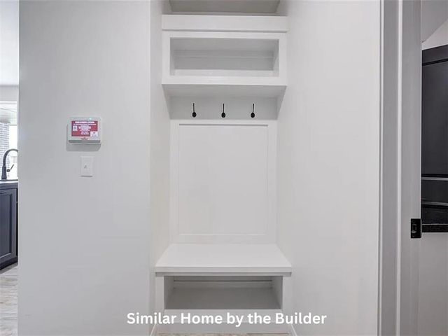 2004 W Flintlock Way, Mustang, OK 73064