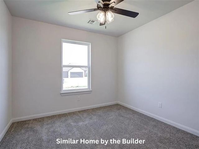 2004 W Flintlock Way, Mustang, OK 73064