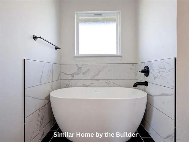 2004 W Flintlock Way, Mustang, OK 73064