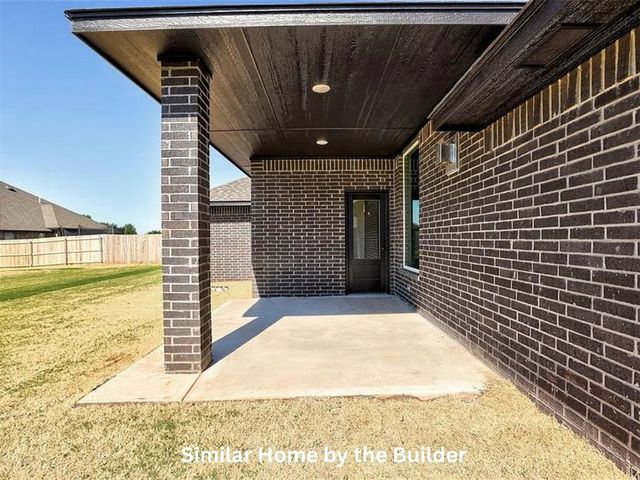 2004 W Flintlock Way, Mustang, OK 73064