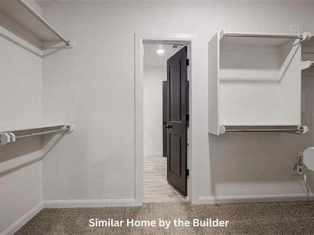 2004 W Flintlock Way, Mustang, OK 73064