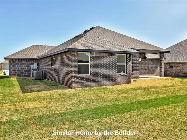 2004 W Flintlock Way, Mustang, OK 73064