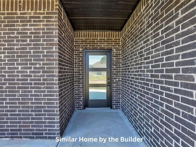 2004 W Flintlock Way, Mustang, OK 73064