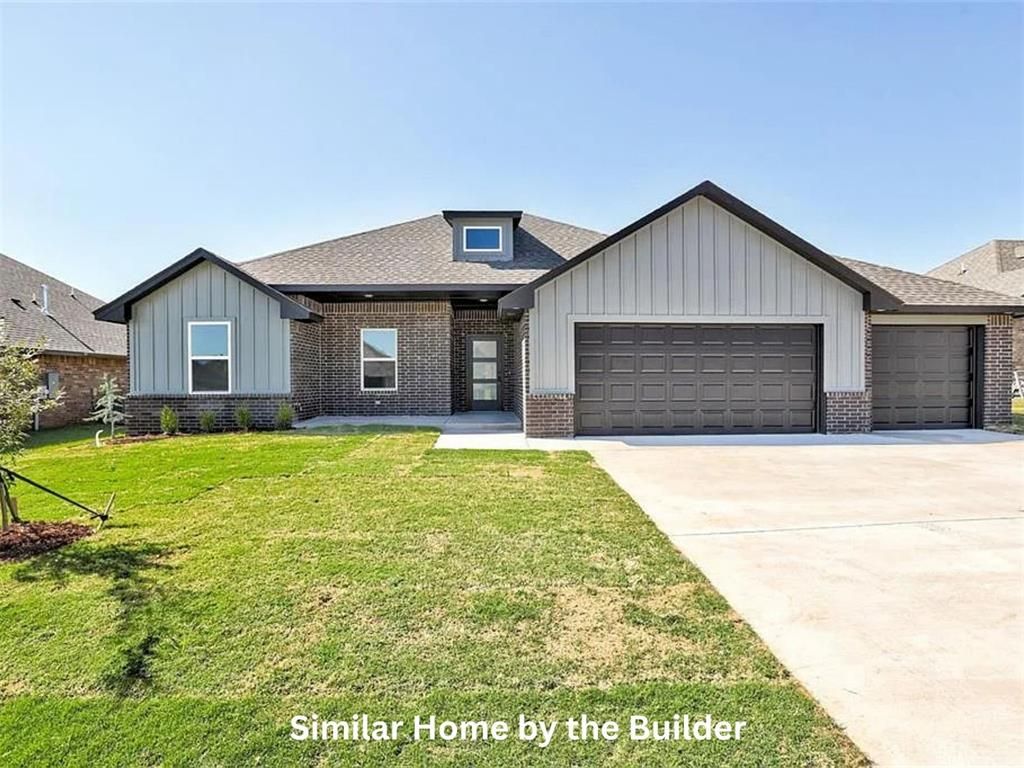 2004 W Flintlock Way, Mustang, OK 73064