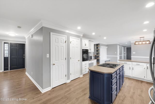 1708 Mahogany Run Dr, La Grange, KY 40031