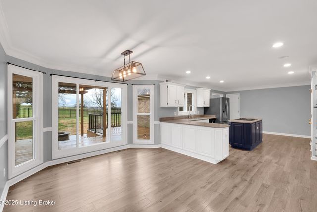 1708 Mahogany Run Dr, La Grange, KY 40031