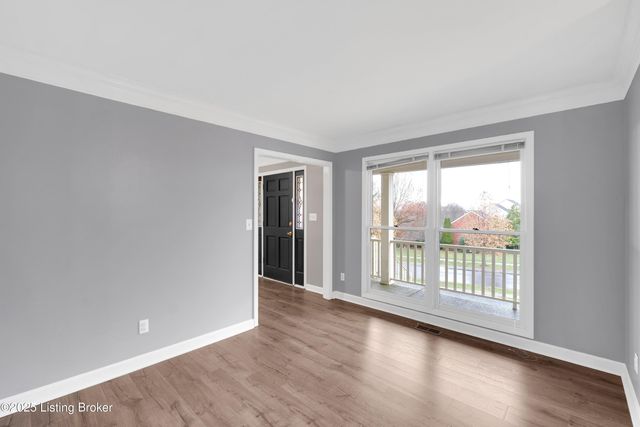 1708 Mahogany Run Dr, La Grange, KY 40031