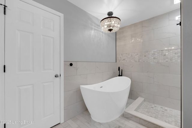 1708 Mahogany Run Dr, La Grange, KY 40031