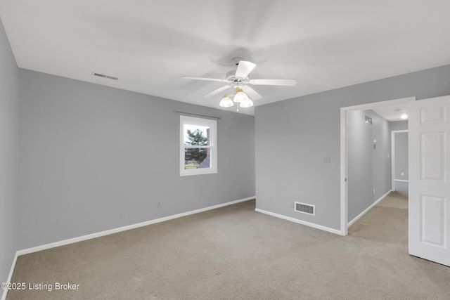 1708 Mahogany Run Dr, La Grange, KY 40031