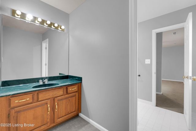 1708 Mahogany Run Dr, La Grange, KY 40031