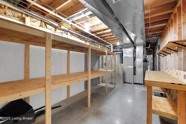 1708 Mahogany Run Dr, La Grange, KY 40031