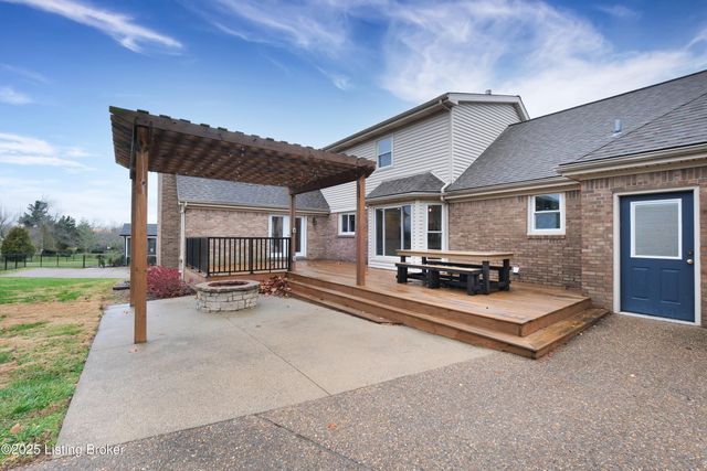 1708 Mahogany Run Dr, La Grange, KY 40031