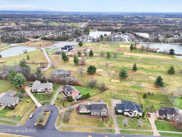 1708 Mahogany Run Dr, La Grange, KY 40031