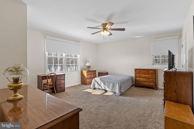 270 MOUNT LAUREL RD, Mount Laurel, NJ 08054