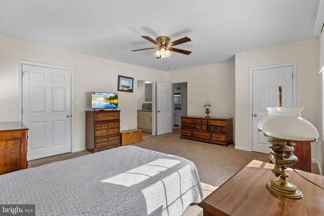 270 MOUNT LAUREL RD, Mount Laurel, NJ 08054