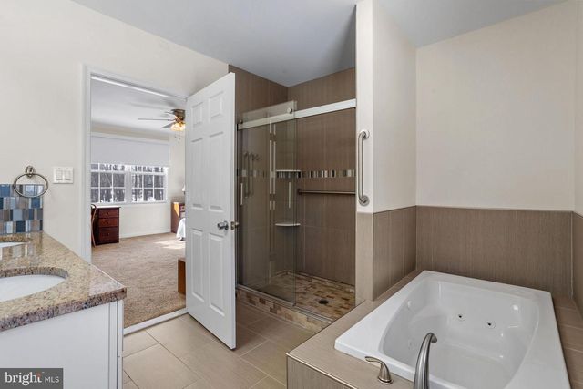 270 MOUNT LAUREL RD, Mount Laurel, NJ 08054