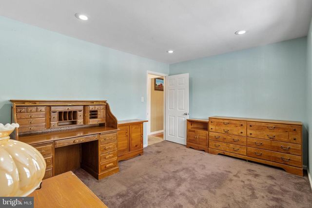 270 MOUNT LAUREL RD, Mount Laurel, NJ 08054