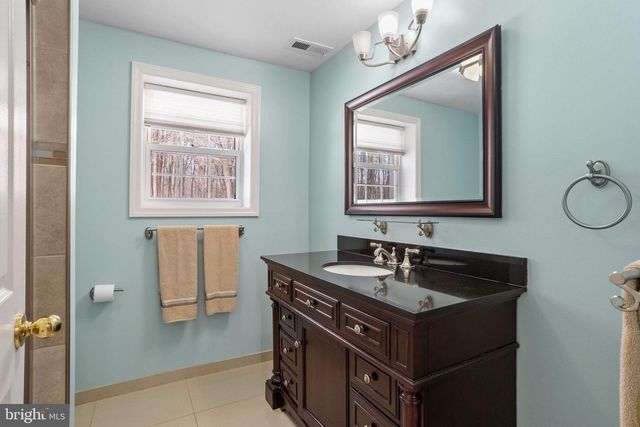 270 MOUNT LAUREL RD, Mount Laurel, NJ 08054