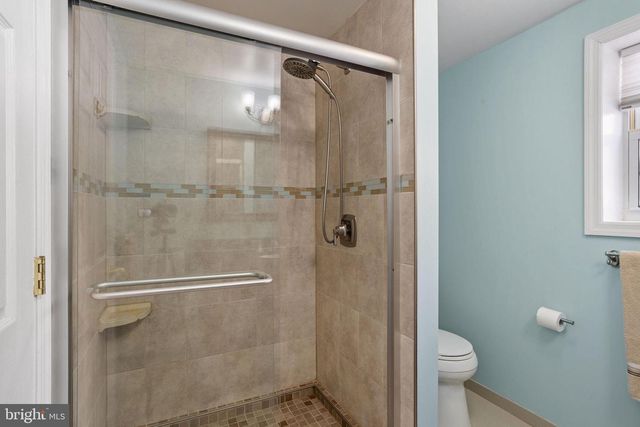 270 MOUNT LAUREL RD, Mount Laurel, NJ 08054