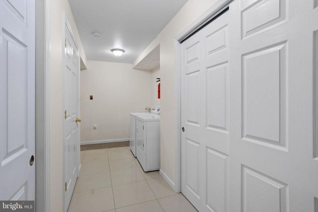 270 MOUNT LAUREL RD, Mount Laurel, NJ 08054