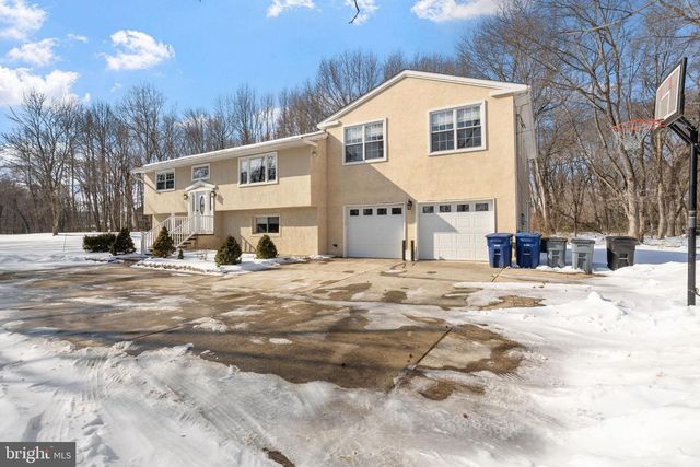 270 MOUNT LAUREL RD, Mount Laurel, NJ 08054
