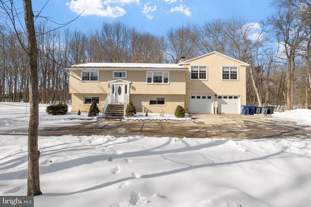 270 MOUNT LAUREL RD, Mount Laurel, NJ 08054