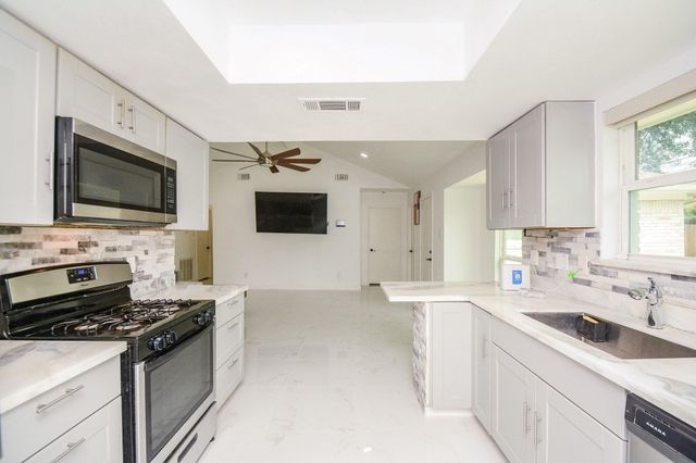 11510 Leader Street, Houston, TX 77072