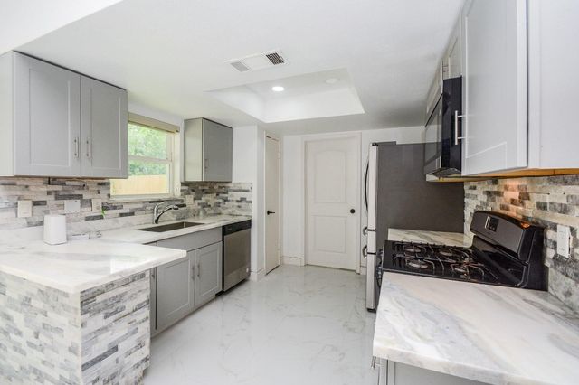 11510 Leader Street, Houston, TX 77072