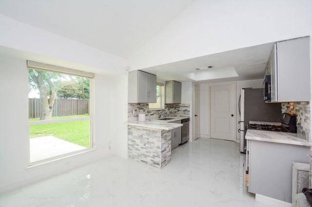 11510 Leader Street, Houston, TX 77072