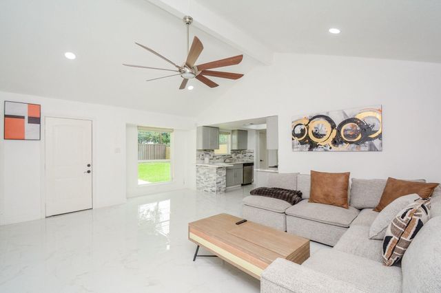 11510 Leader Street, Houston, TX 77072