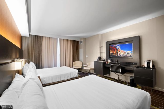 207 5th Ave 803, San Diego, CA 92101