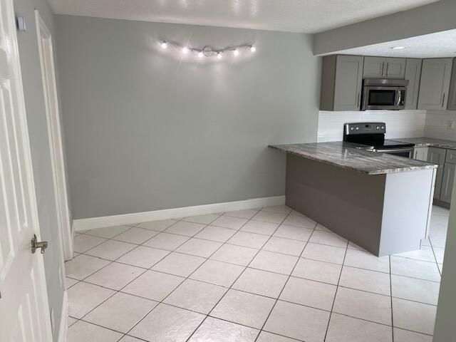 1212 Vista Oaks Circle NE, Palm Bay, FL 32905