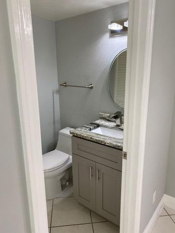 1212 Vista Oaks Circle NE, Palm Bay, FL 32905