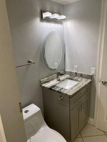 1212 Vista Oaks Circle NE, Palm Bay, FL 32905