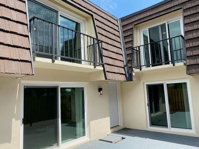 1212 Vista Oaks Circle NE, Palm Bay, FL 32905