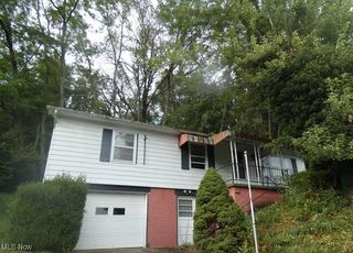 820 Mariann Drive, Martins Ferry, OH 43935