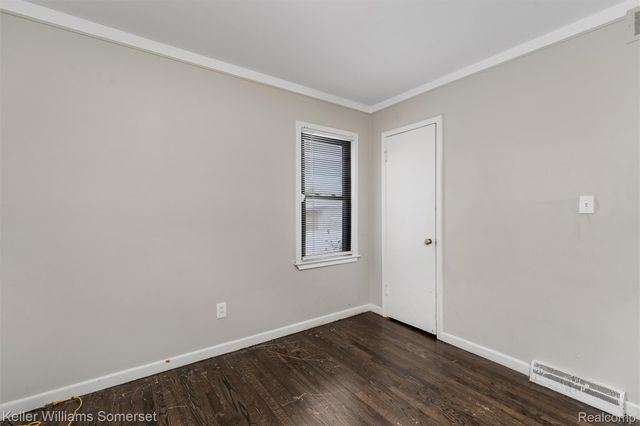 8289 Ford Avenue, Warren, MI 48089