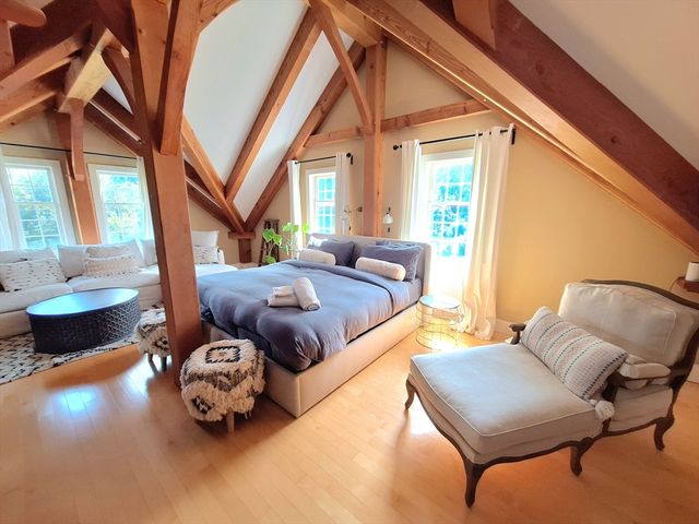 89 Choate St, Essex, MA 01929