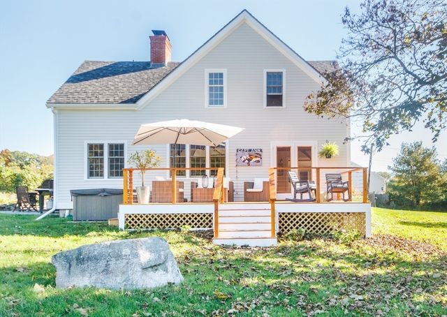 89 Choate St, Essex, MA 01929