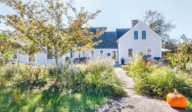 89 Choate St, Essex, MA 01929