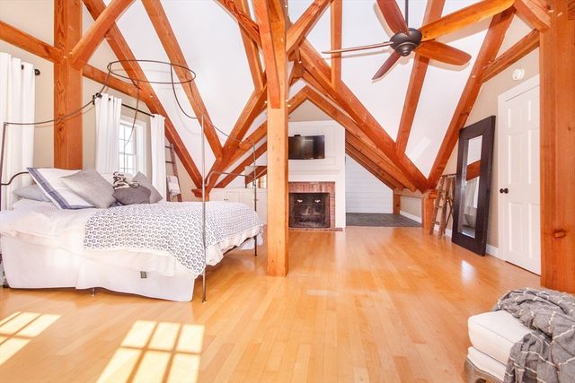 89 Choate St, Essex, MA 01929