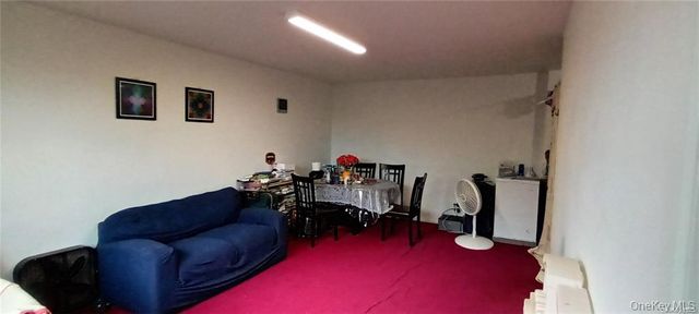 Kew Gardens Rd RD 6N, Richmond Hill North, NY 11418