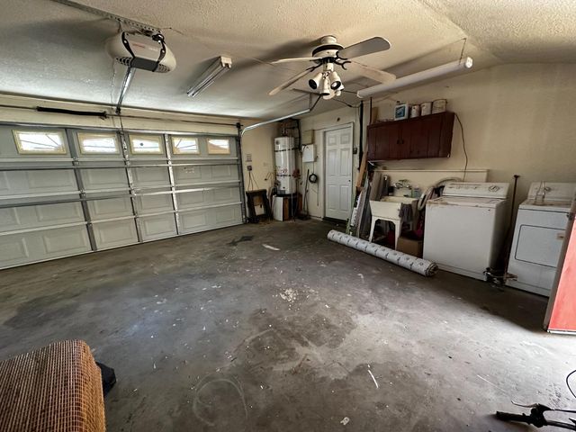 4104 E Ashlan Avenue, Fresno, CA 93726