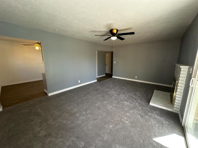 4104 E Ashlan Avenue, Fresno, CA 93726