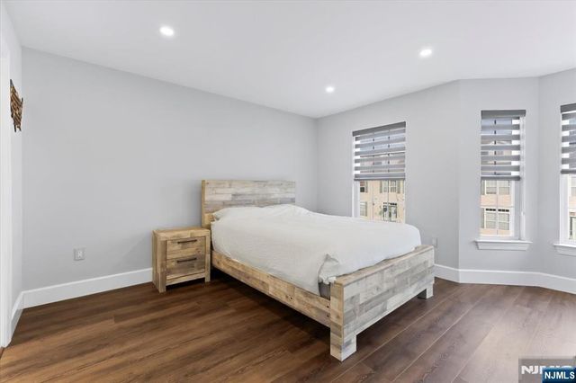 1463 Barnhardt Lane, Rahway, NJ 07065