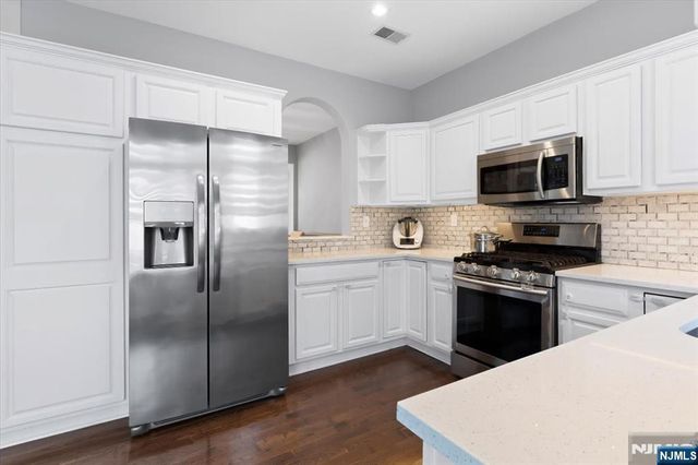 1463 Barnhardt Lane, Rahway, NJ 07065