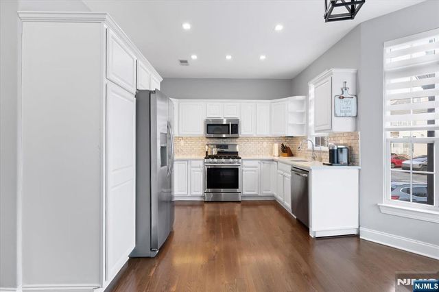 1463 Barnhardt Lane, Rahway, NJ 07065