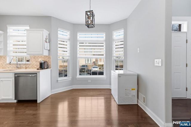 1463 Barnhardt Lane, Rahway, NJ 07065